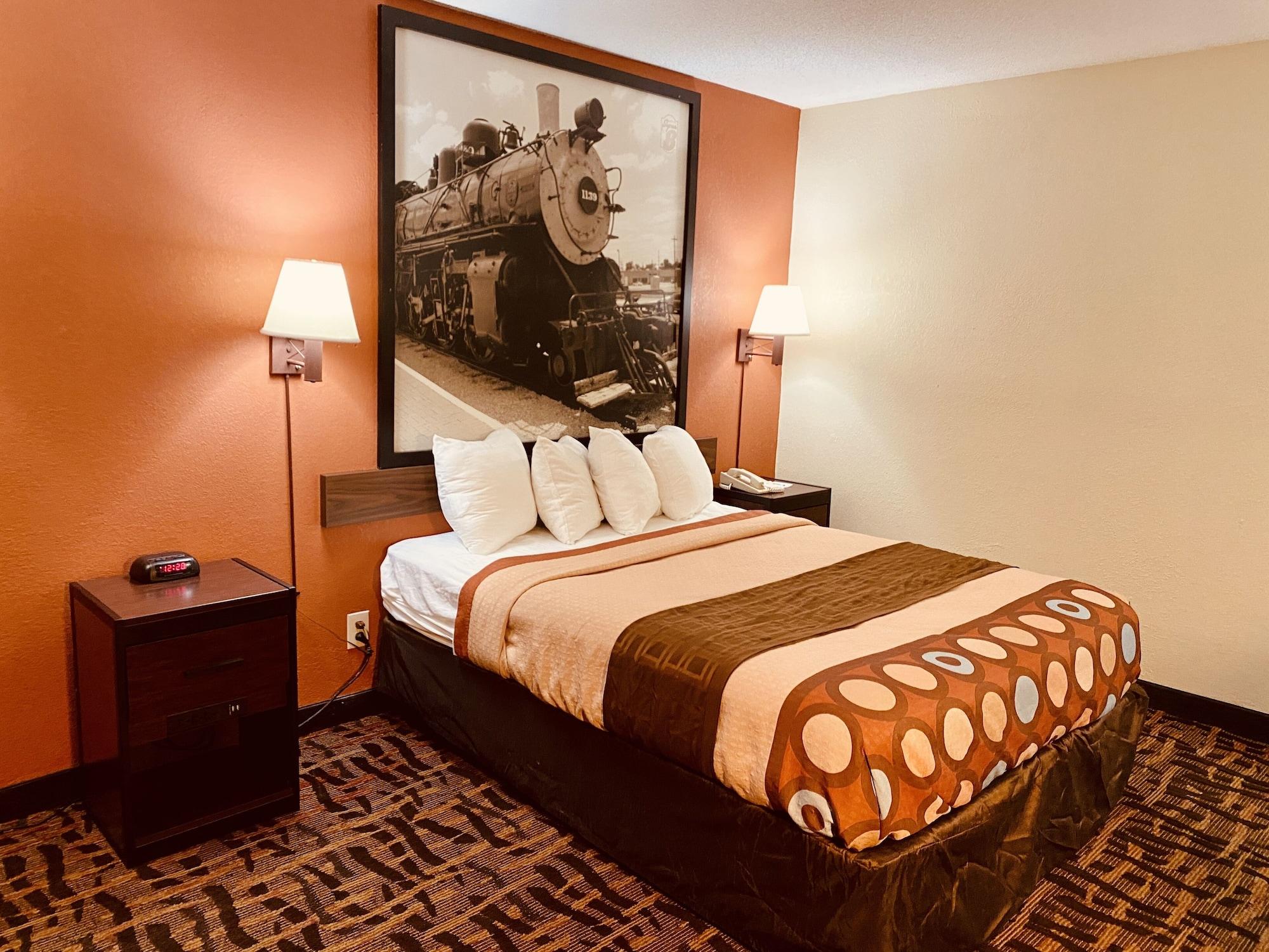 Super 8 By Wyndham Lawrence Ku Hotell Eksteriør bilde