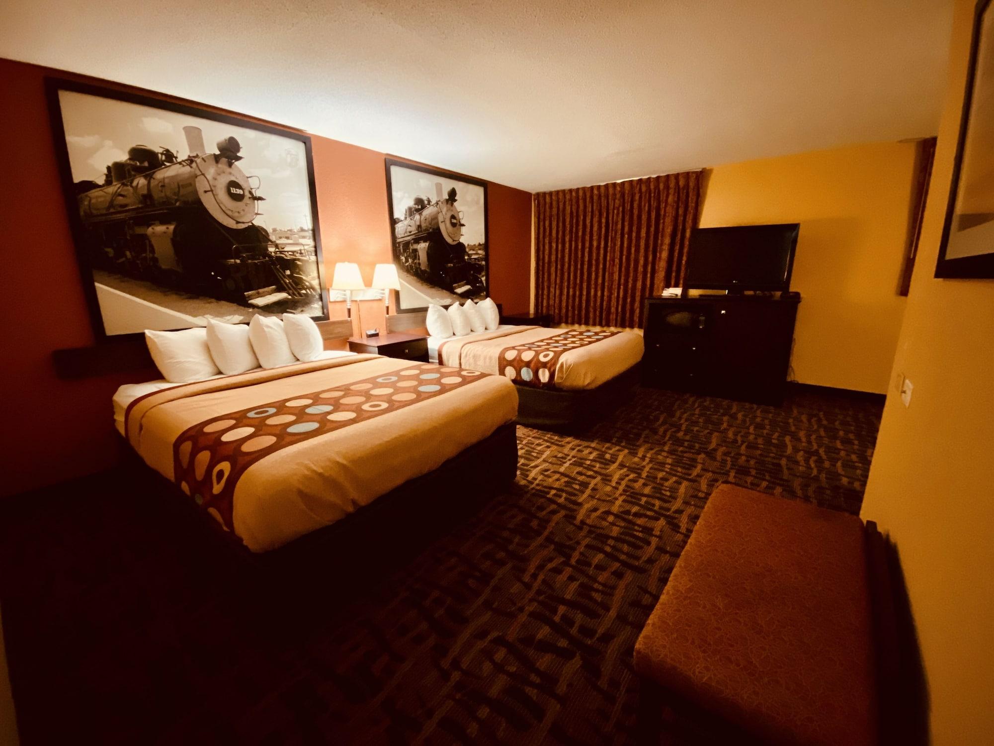 Super 8 By Wyndham Lawrence Ku Hotell Eksteriør bilde