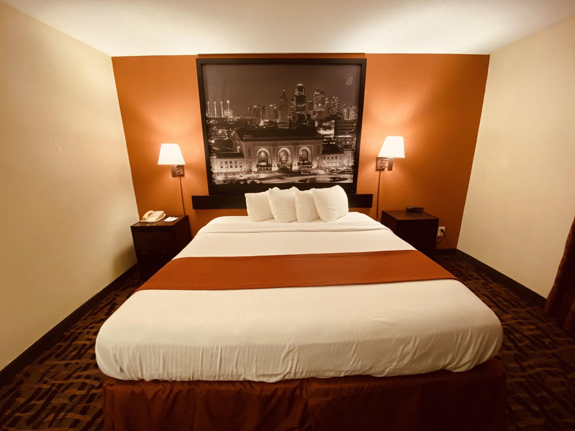 Super 8 By Wyndham Lawrence Ku Hotell Eksteriør bilde