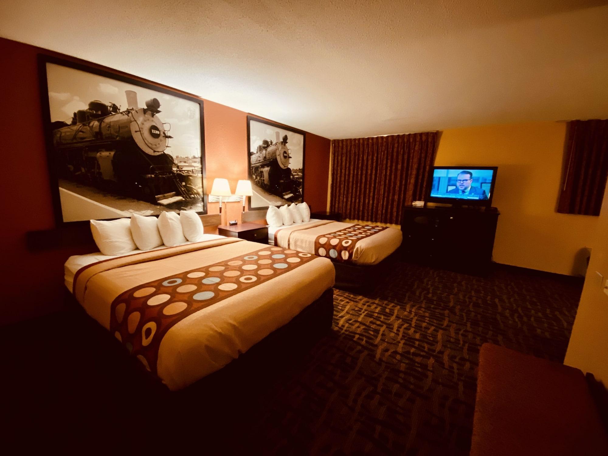 Super 8 By Wyndham Lawrence Ku Hotell Eksteriør bilde